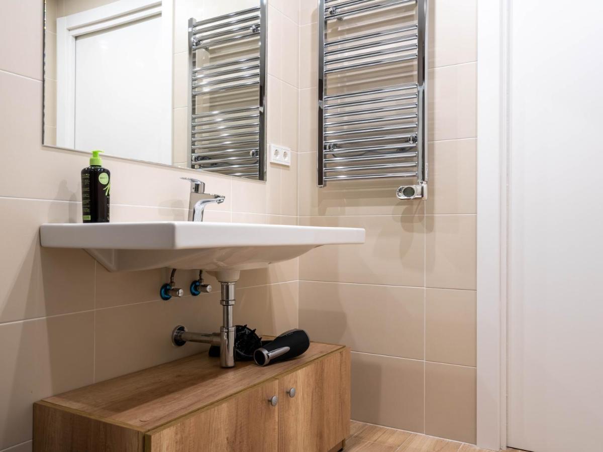 Limehome Barcelona Carrer De Besalu 90 - Estancia Temporal Exterior photo